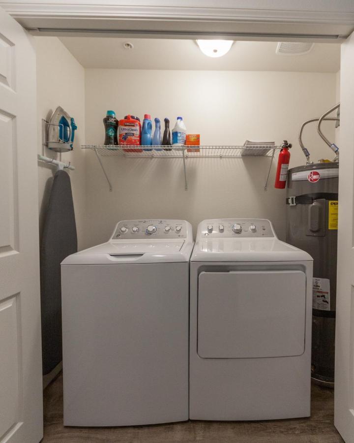 Appartamento Modern And Stylish King Bed Wifi Free Parking Spokane Valley Esterno foto