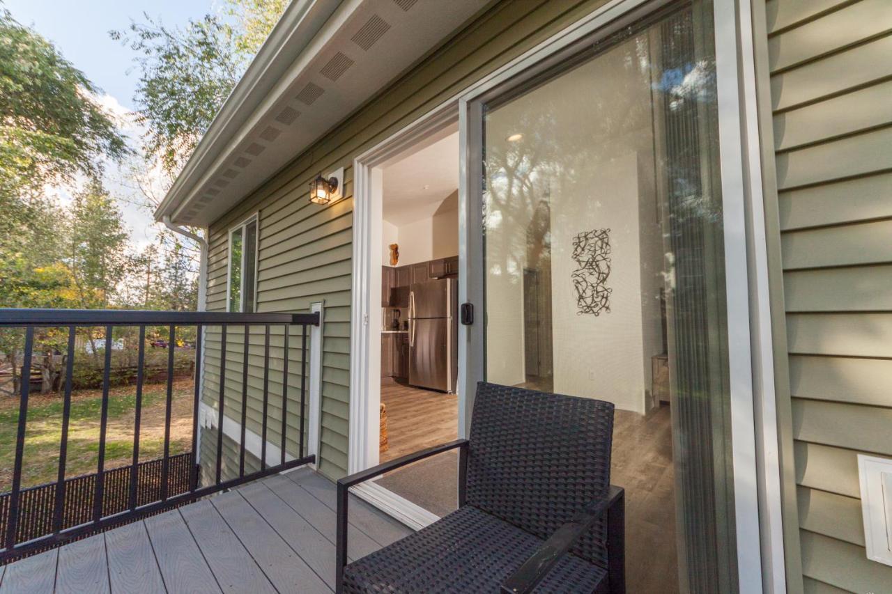 Appartamento Modern And Stylish King Bed Wifi Free Parking Spokane Valley Esterno foto